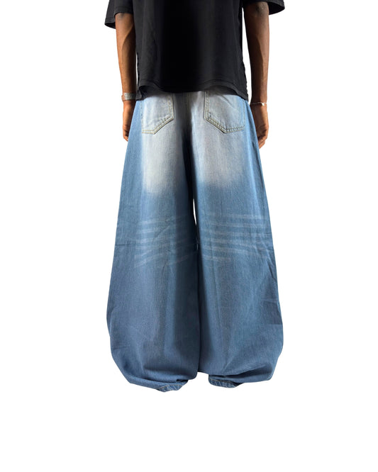Cloud Fade – Super Wide-Leg Washed Denim