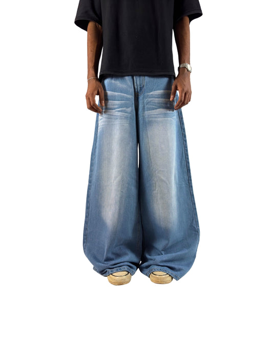 Cloud Fade – Super Wide-Leg Washed Denim