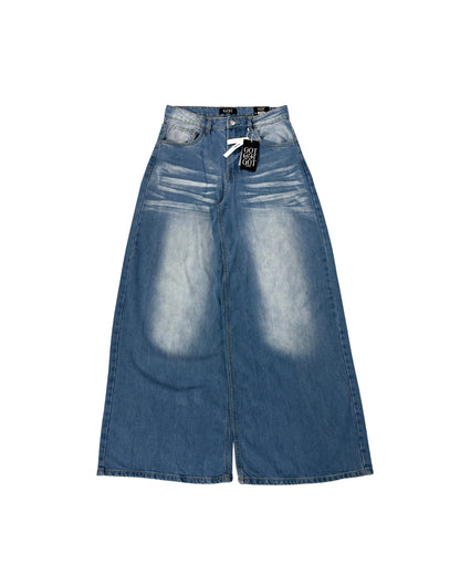 Cloud Fade – Super Wide-Leg Washed Denim